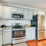 Charming Baltimore Getaway About 1 Mi To Downtown!